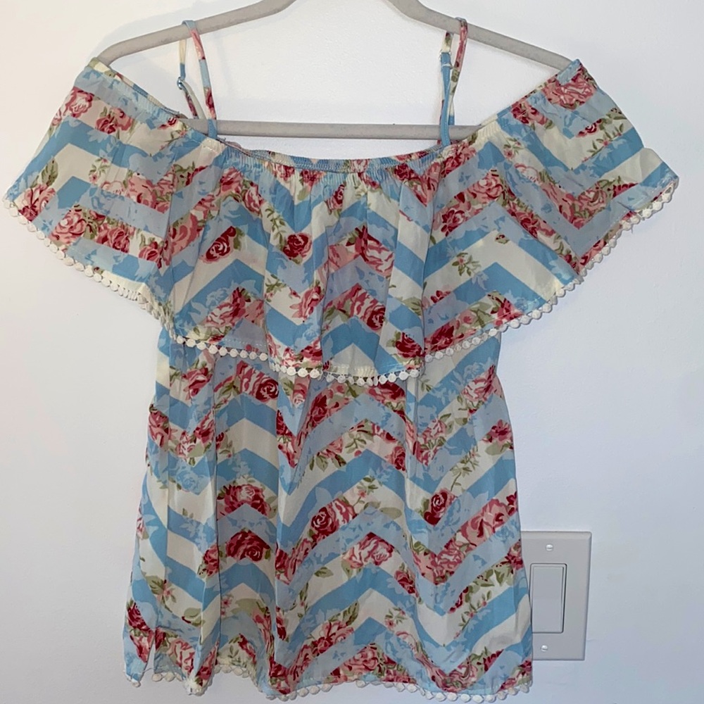 NO BOUNDARIES Floral Chevron Off-the-Shoulder Spaghetti Strap Top Crochet Lace